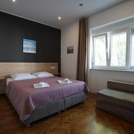 Rooms Villa Lucija คราลเยวีจา ภายนอก รูปภาพ