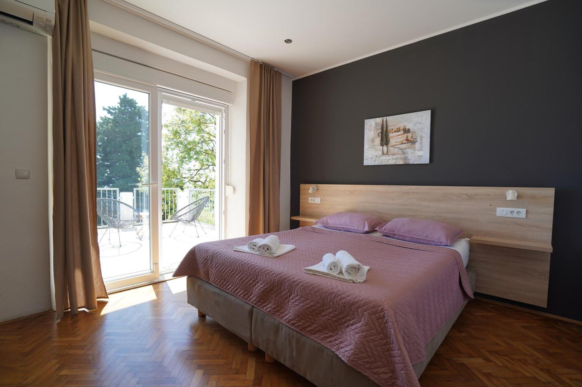 Rooms Villa Lucija คราลเยวีจา ภายนอก รูปภาพ